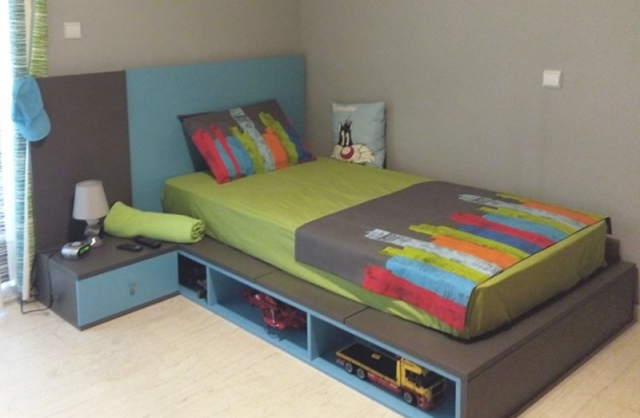 παιδικό κρεβάτι γαλάζιο με ενσωματωμένες θήκες