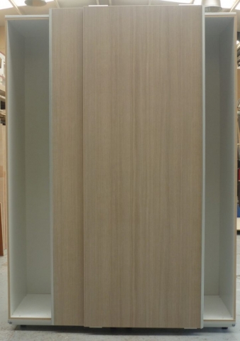 δίφυλλη συρόμενη ντουλάπα μελαμίνης στο χρώμα του ξύλου