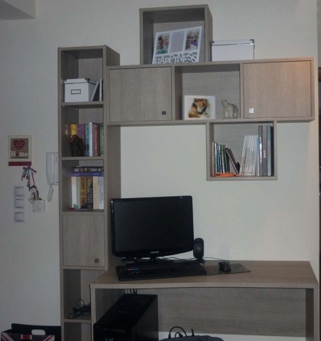 ξύλινο σύνθετο γραφείο με ενσωματωμένη βιβλιοθήκη και ντουλάπια